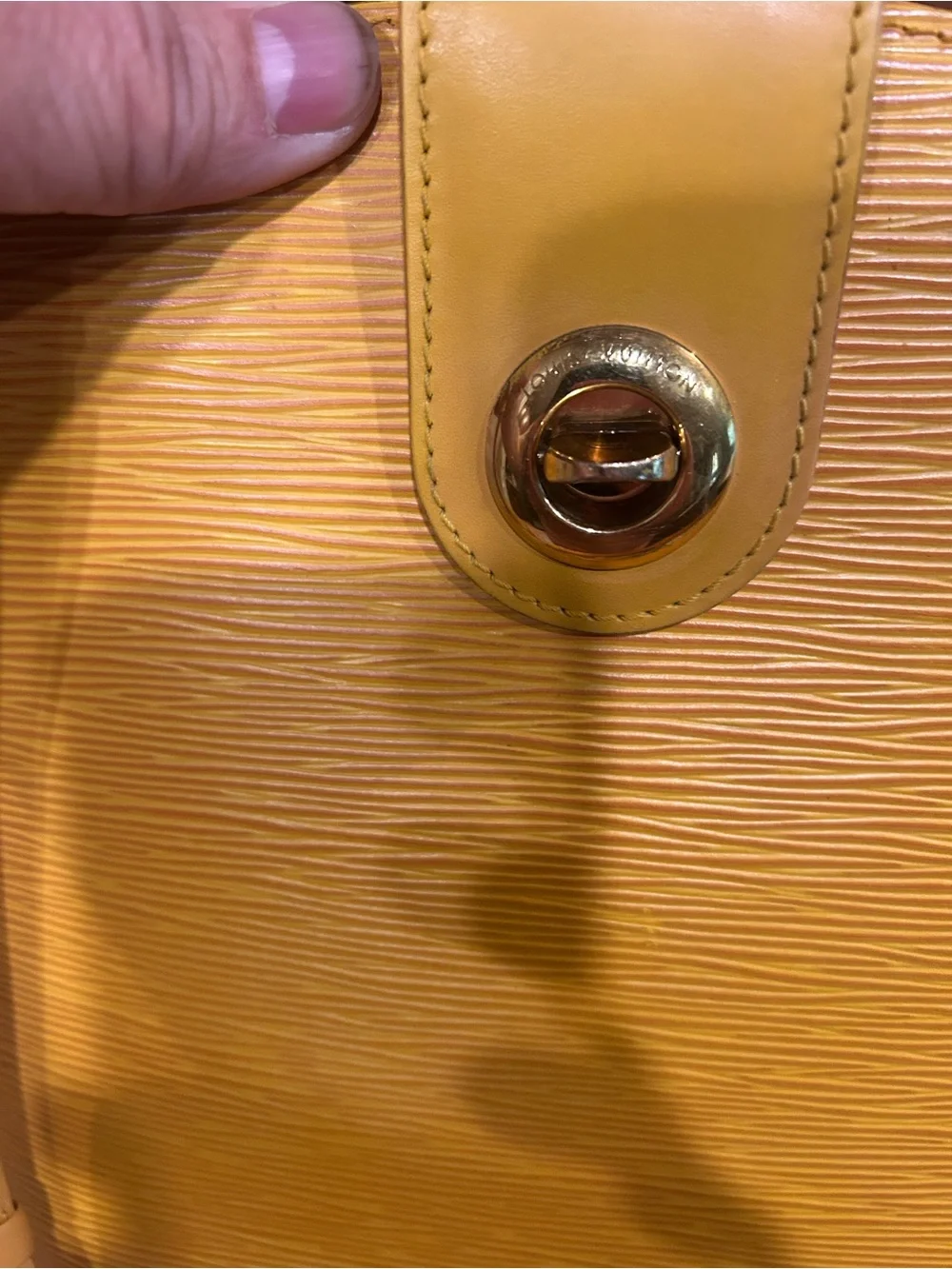 Louis Vuitton Epi Cluny Yellow Leather Shoulder Bag with coa - Picture 10 of 16